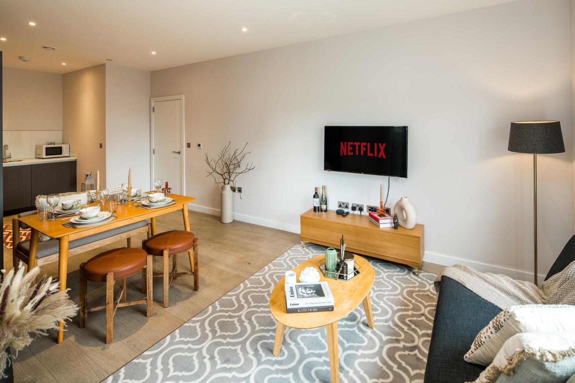 Apartment 16 Minutes Walk To Eye, Shard View And Balcony *