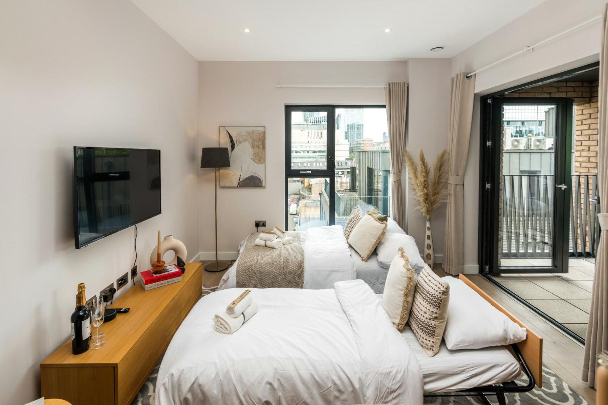 16 Minutes Walk To Eye, Shard View And Balcony Appartamento *