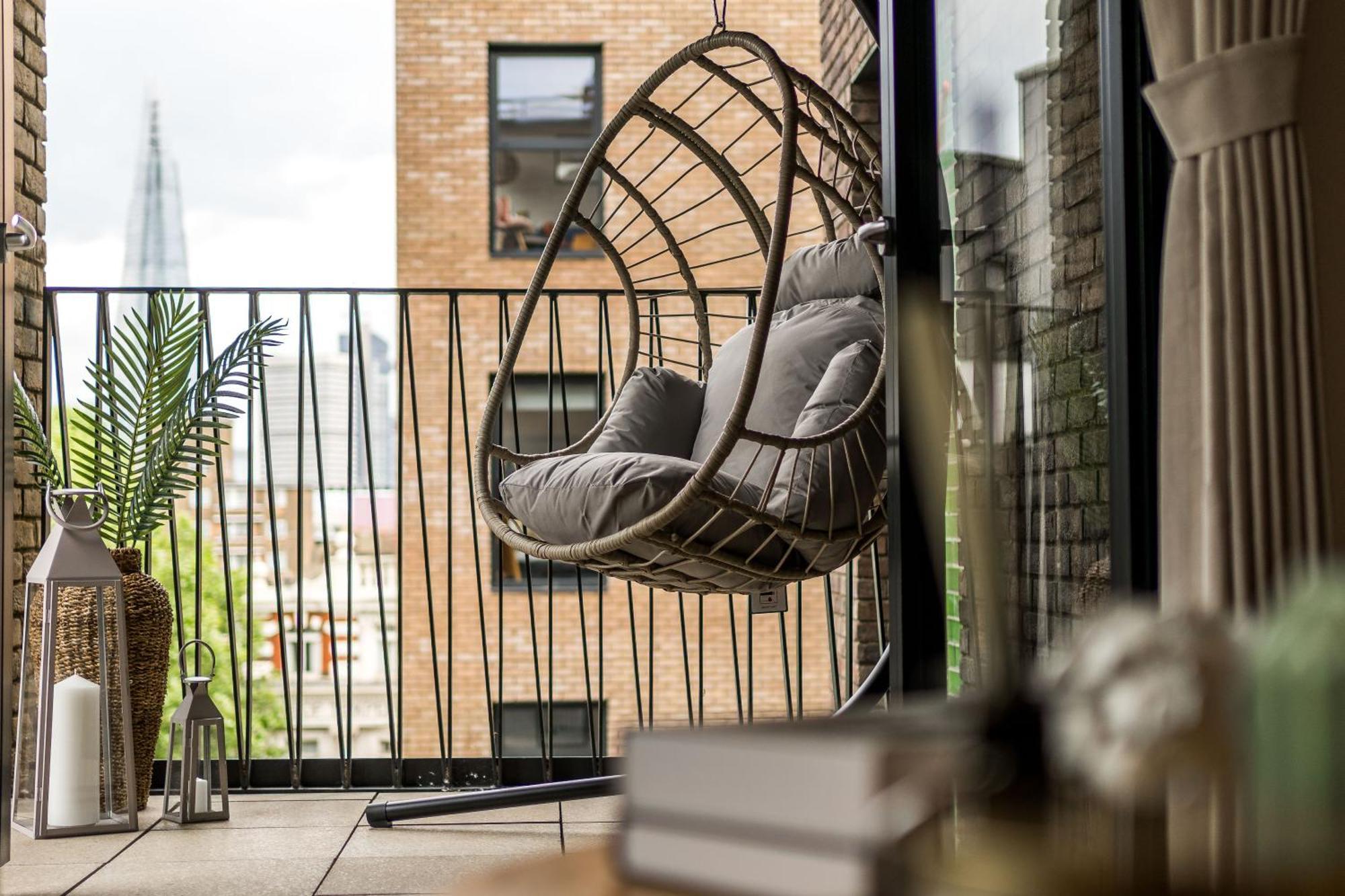 Apartment 16 Minutes Walk To Eye, Shard View And Balcony London