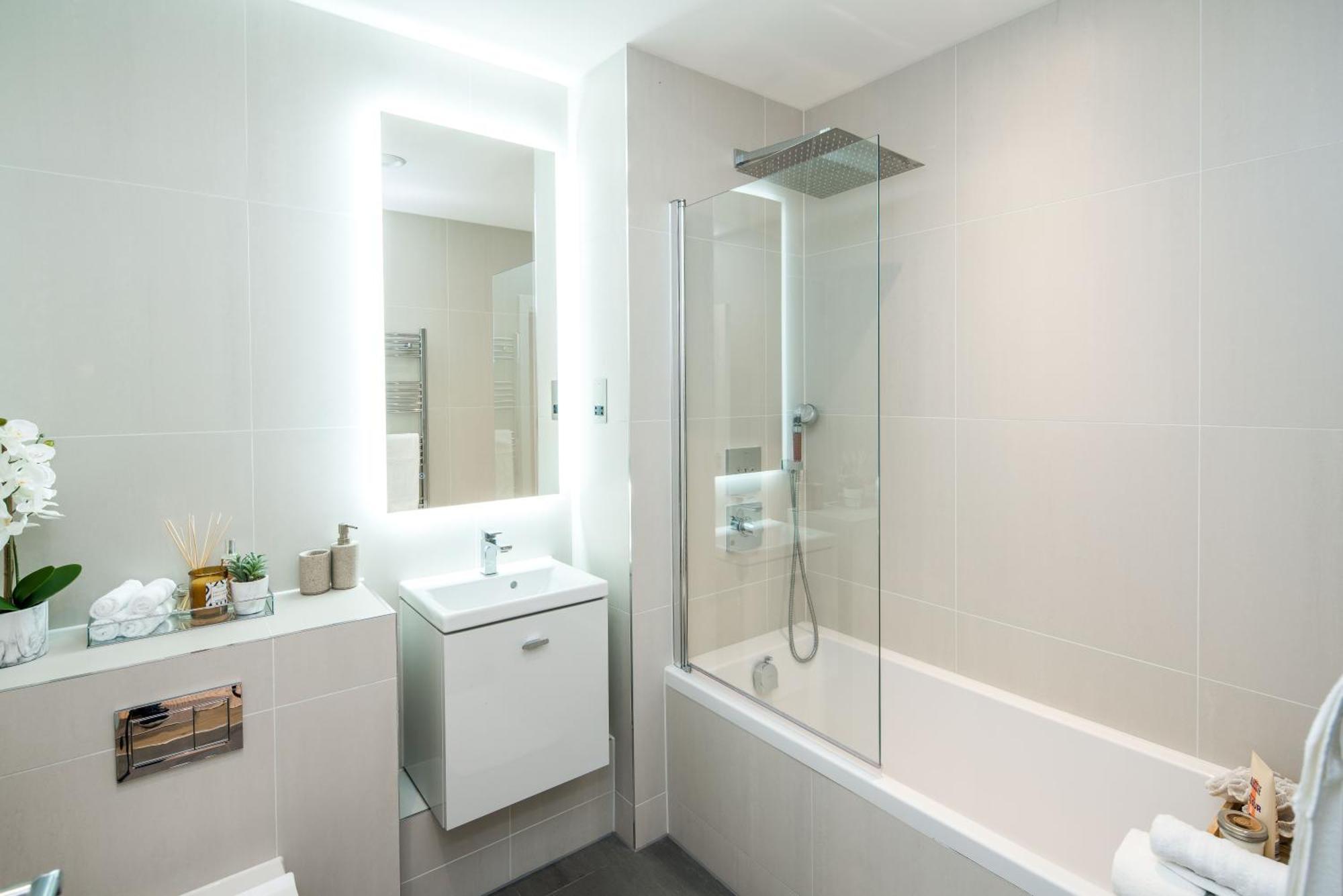 16 Minutes Walk To Eye, Shard View And Balcony Londra
