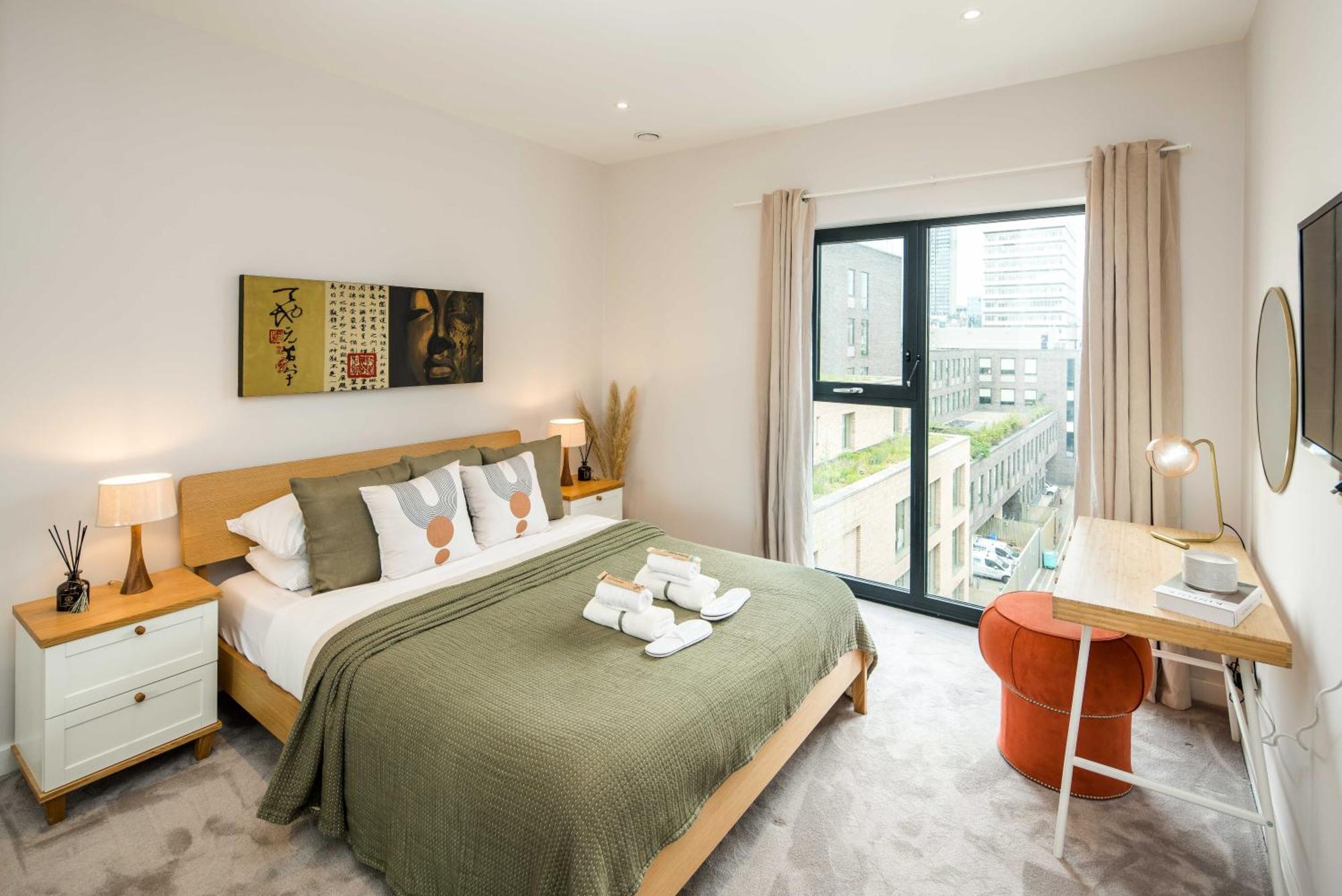 Apartment 16 Minutes Walk To Eye, Shard View And Balcony London