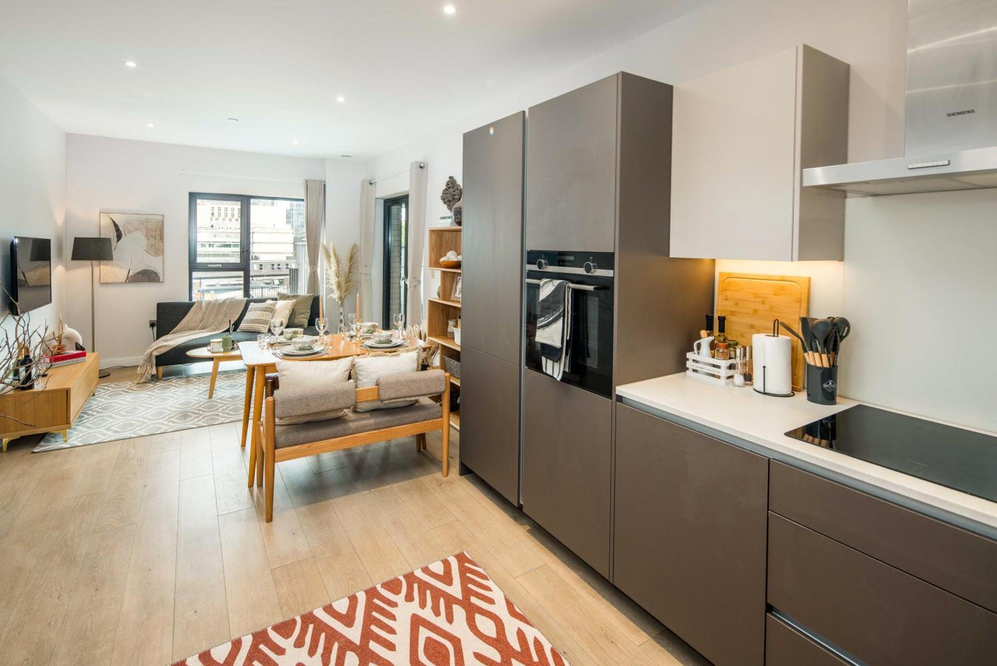 Appartamento 16 Minutes Walk To Eye, Shard View And Balcony Londra
