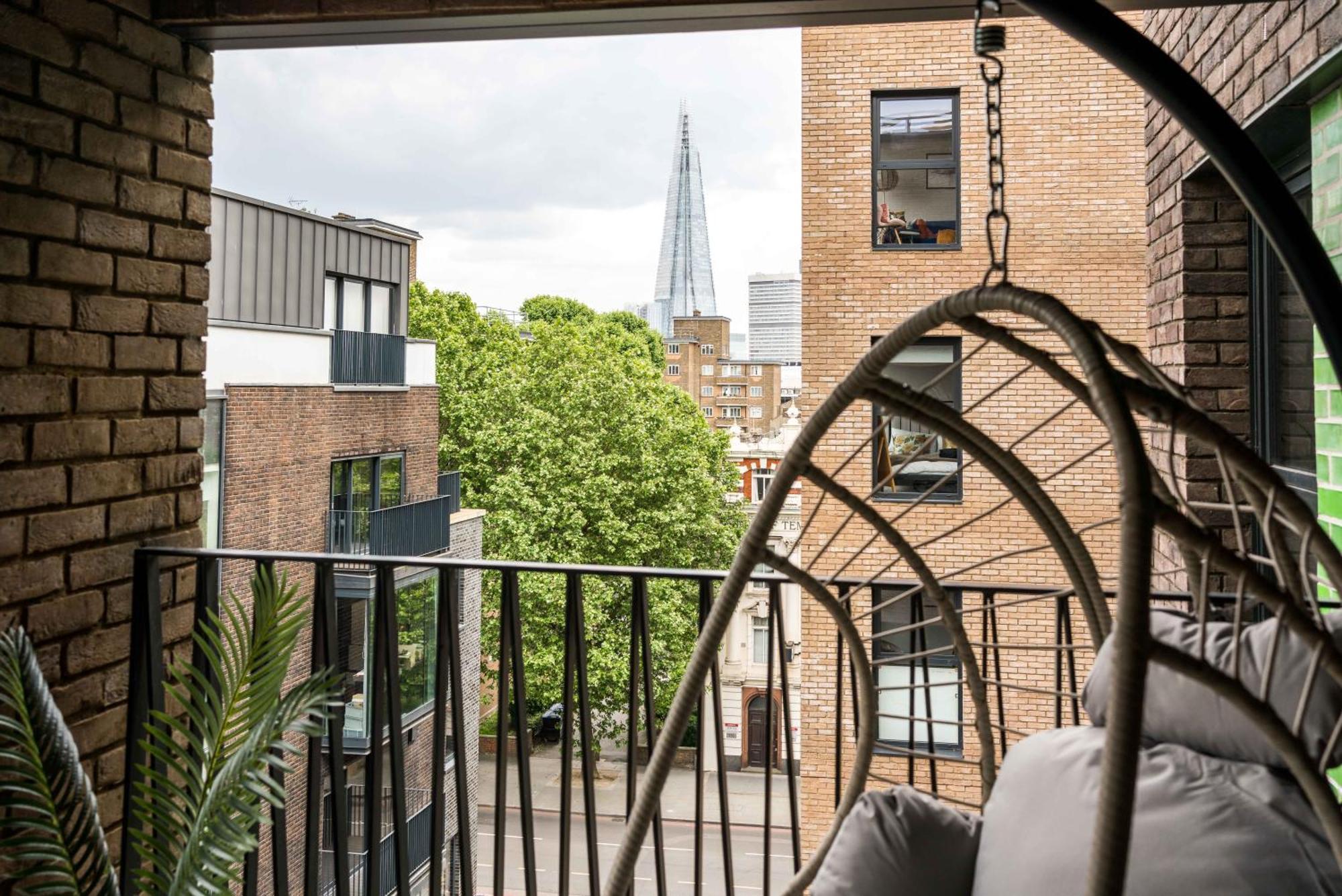 Apartment 16 Minutes Walk To Eye, Shard View And Balcony *